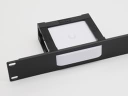 Direktronik 1U svart 19" panel med fäste för Ubiquiti UniFi Express 