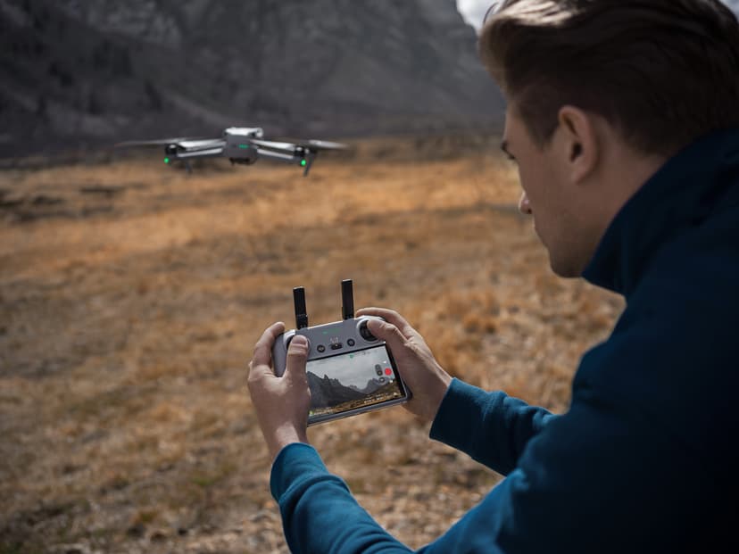 DJI Air 3 Fly More Combo (DJI RC 2)