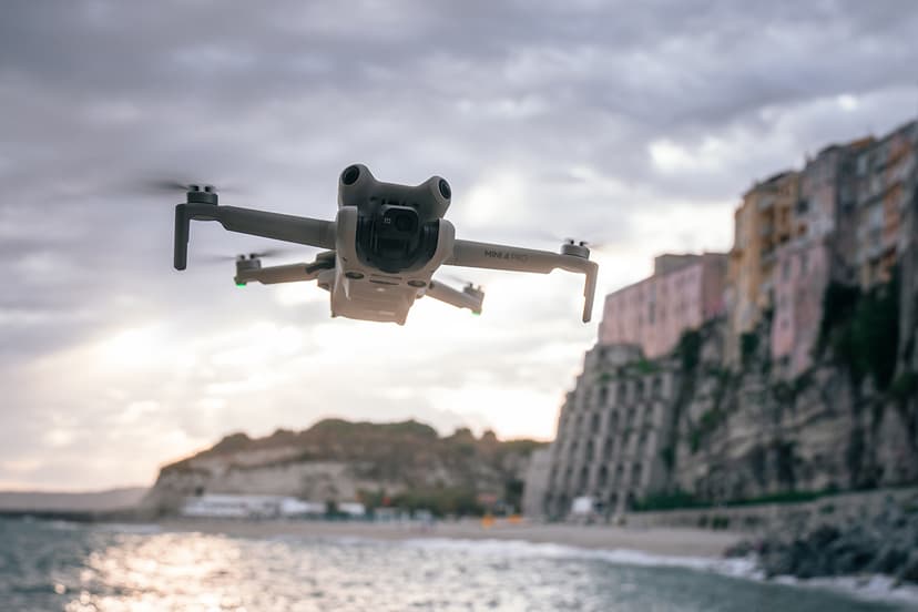 DJI Mini 4 Pro Fly More Combo (DJI RC 2)