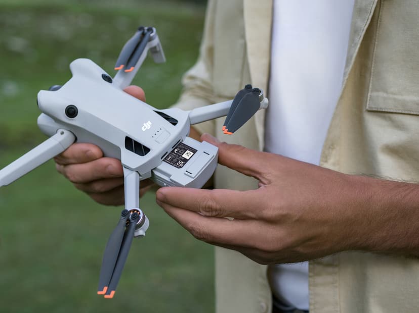 DJI Mini 4 Pro Fly More Combo (DJI RC 2)