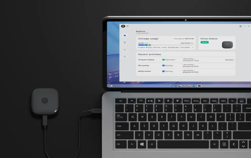 Synology BeeDrive 4TB, AI powered portable external SSD, Computer backup for Windows and Mac, Phone to computer transfer for iPhone and Android, AI file search, Deep Search USB-C Svart