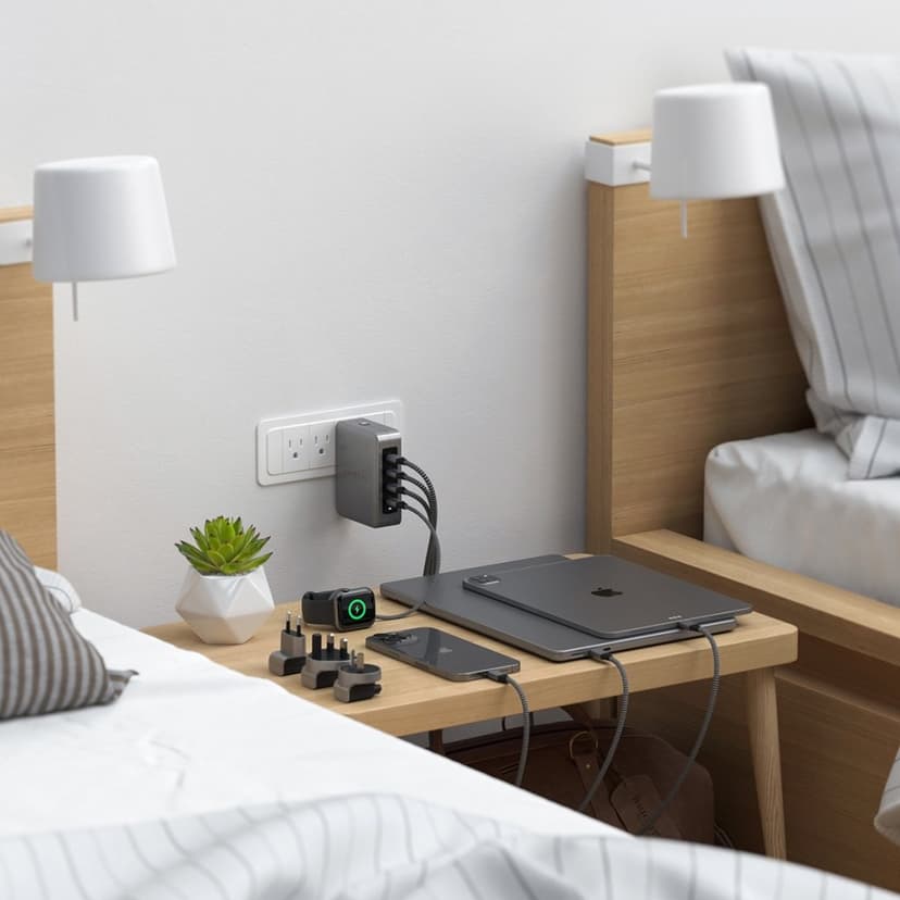 Satechi 145W USB-C GaN-reseladdare med 4 portar Silver