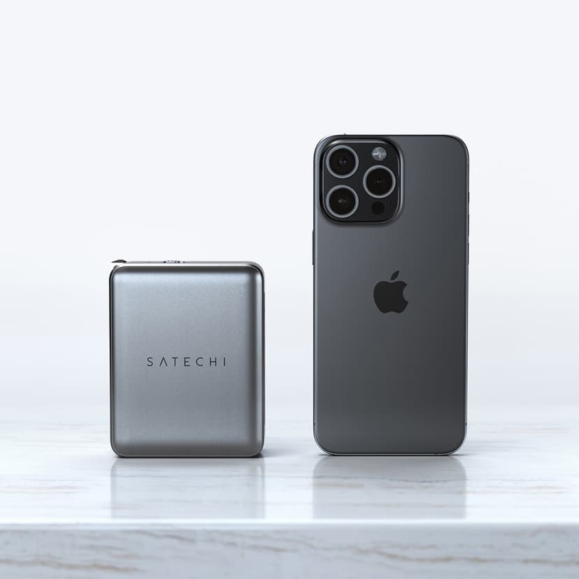 Satechi 145W USB-C GaN-reseladdare med 4 portar Silver