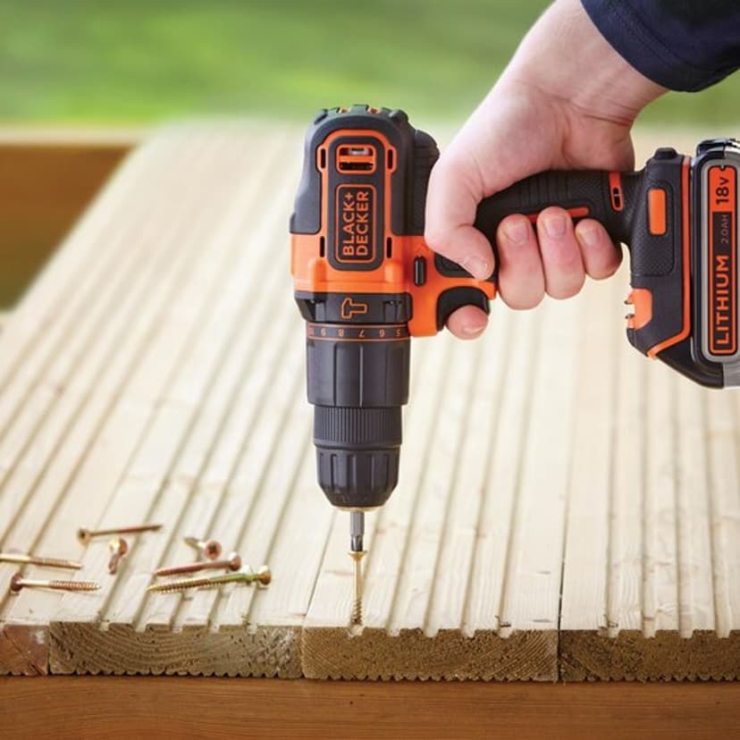 Black Decker Skrutrekker 18V 2 batterier og lader BDCHD18K1B2 QW Dustinhome.no