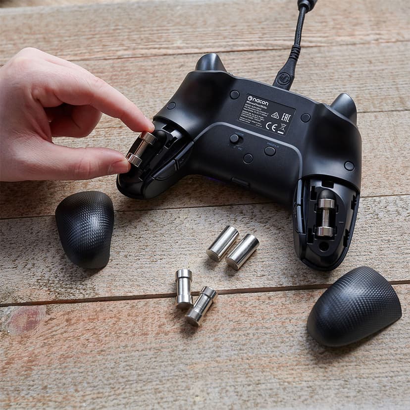 Nacon Unlimited Revolution Pro Controller PS4 - Black Sort