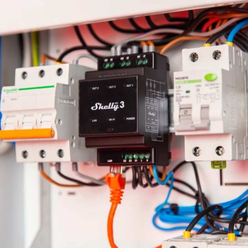 Shelly Pro 3 Three-phase DIN-relay
