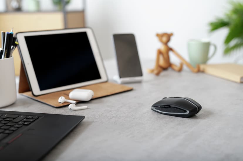Cherry GENTIX BT hiiri Molempikätinen Bluetooth Optinen 2000 DPI Bluetooth Hiiri