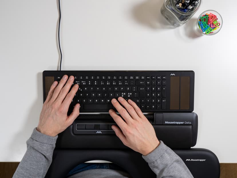 Mousetrapper Delta Regular USB-A Rullstav Svart