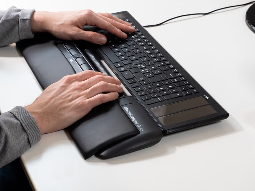 Mousetrapper Delta Extended USB-A Rullstav Svart