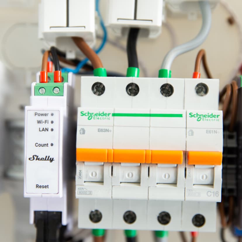 Shelly Pro 3EM three-phase enery metering with WiFi and Ethernet