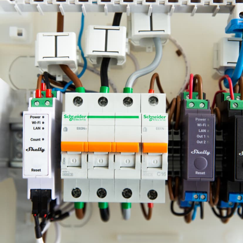 Shelly Pro 3EM three-phase enery metering with WiFi and Ethernet