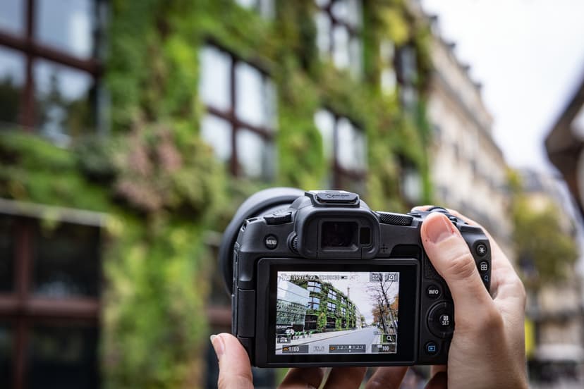 Canon EOS R8 Body