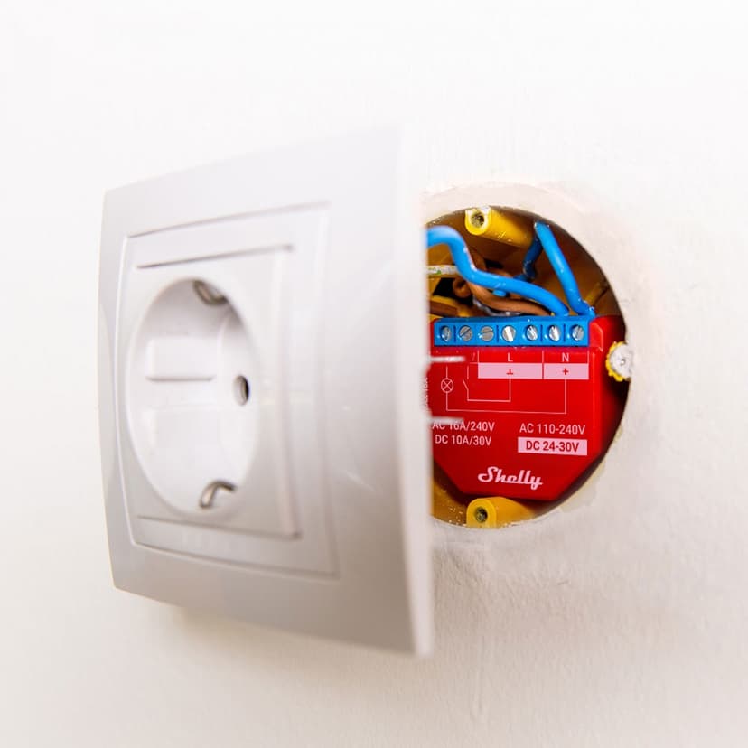 Shelly 1PM Plus enkanalig fjärrströmbrytare för inbyggnad