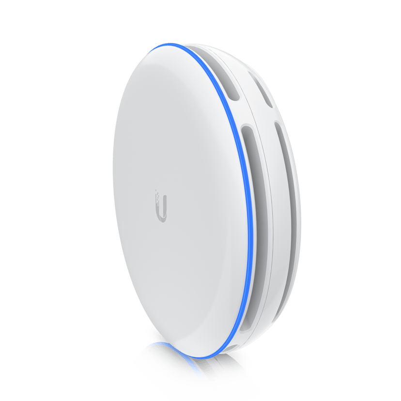 Ubiquiti UniFi Building-to-Building Bridge