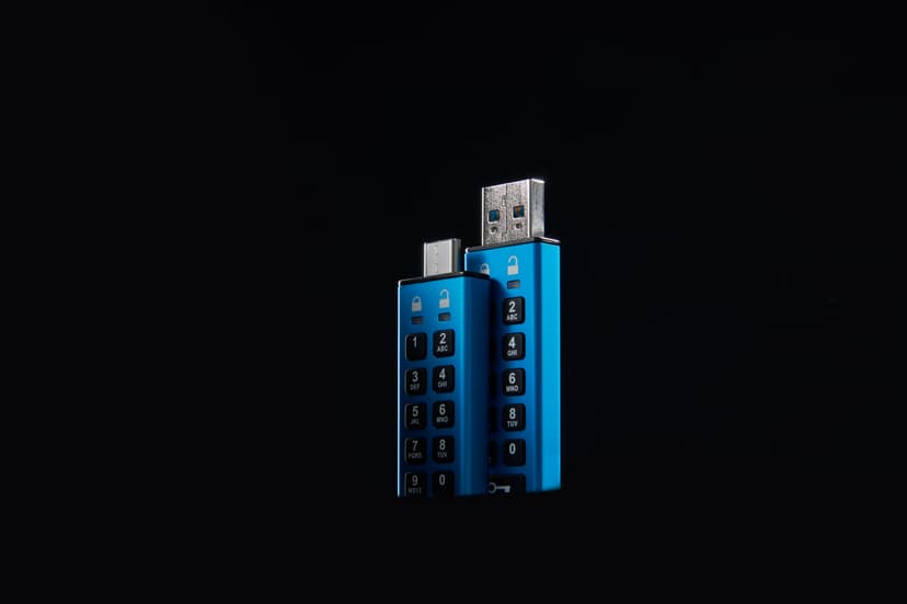 Kingston IronKey KeyPad 200 32GB USB-C Blå