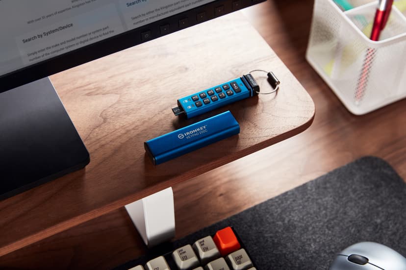 Kingston IronKey KeyPad 200 256GB USB-C Blå