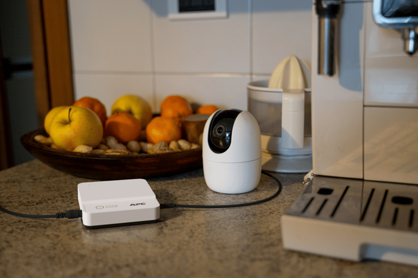 APC mini UPS CP12036LI - Noodstroomvoeding 12Vdc, 36W, Li-ion, beschermt Wifi, Routers, IP cameras, etc