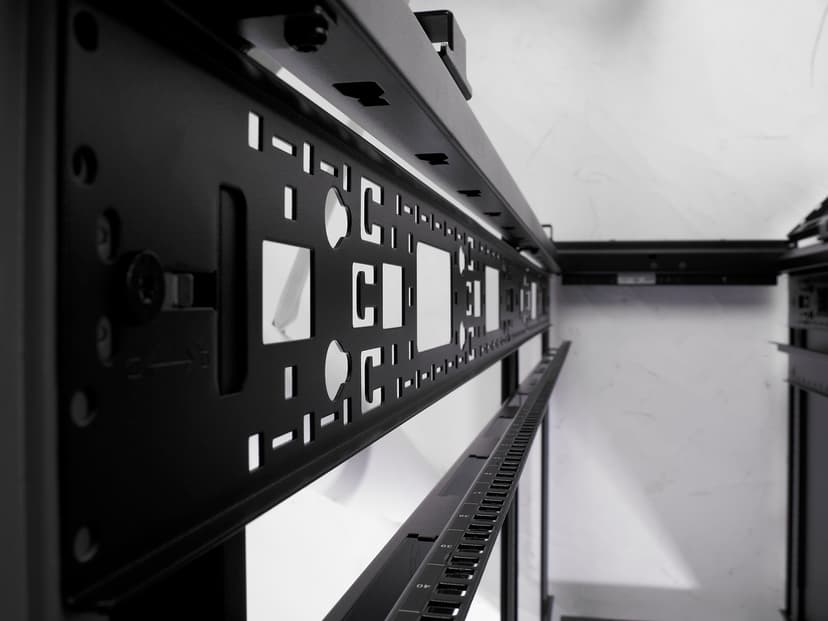 APC NetShelter SX Enclosure with Sides