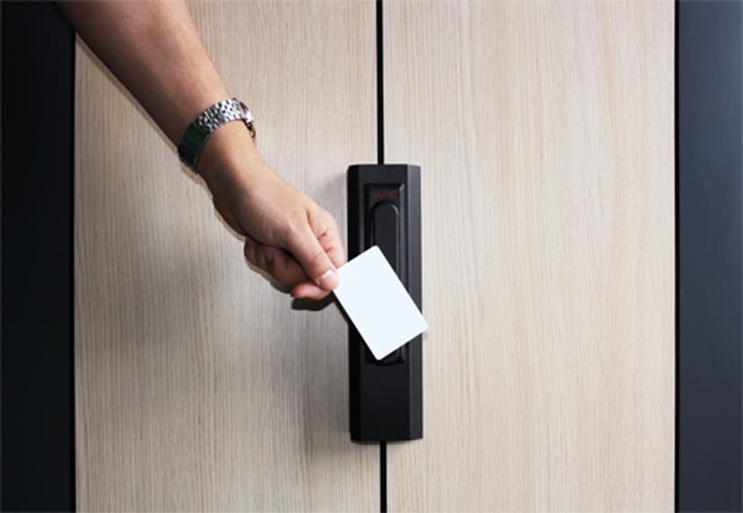 APC NetShelter CX Säkerhetshantag