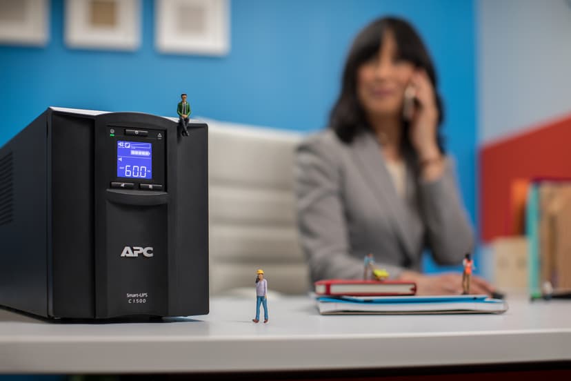 APC Smart-UPS C 1500VA LCD Med SmartConnect