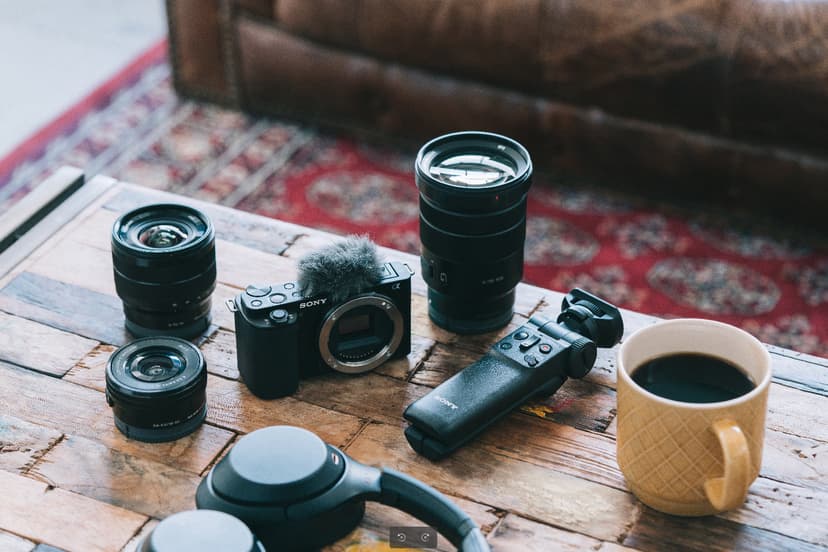 Sony ZV-E10L Vloggkamera + 16-50 mm Objektiv