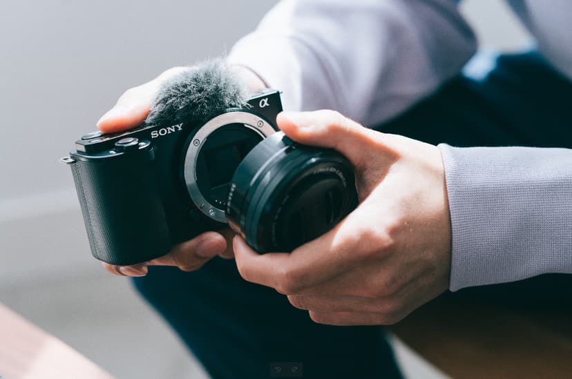 Sony ZV-E10L Vloggkamera + 16-50 mm Objektiv