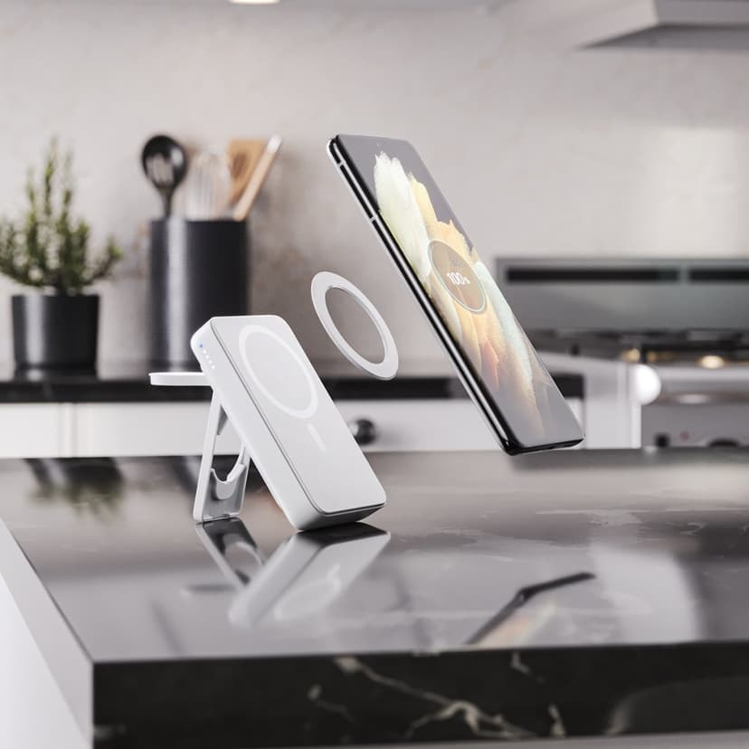 Alogic 4-i-1 Magsafe Wireless Powerbank 10000mAh Hvit, Sølv