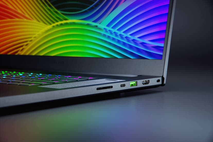 Razer Blade Pro 17 - (Fyndvara klass 2) Core i7 16GB 512GB 17.3"