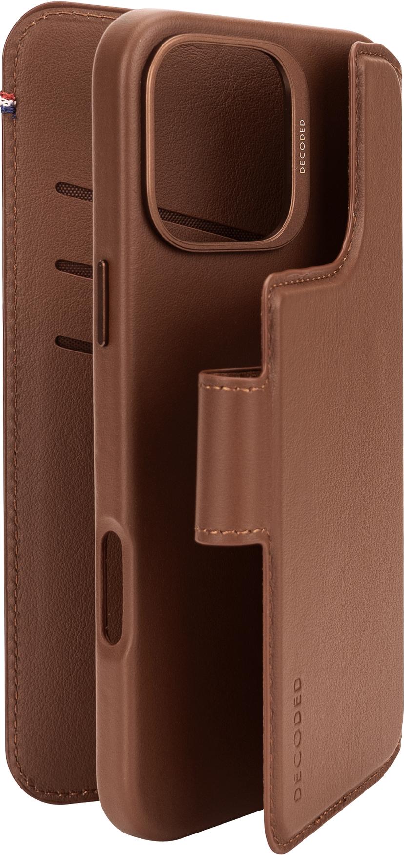 Decoded Leather Detachable Wallet iPhone 16 Pro Max Rusketus