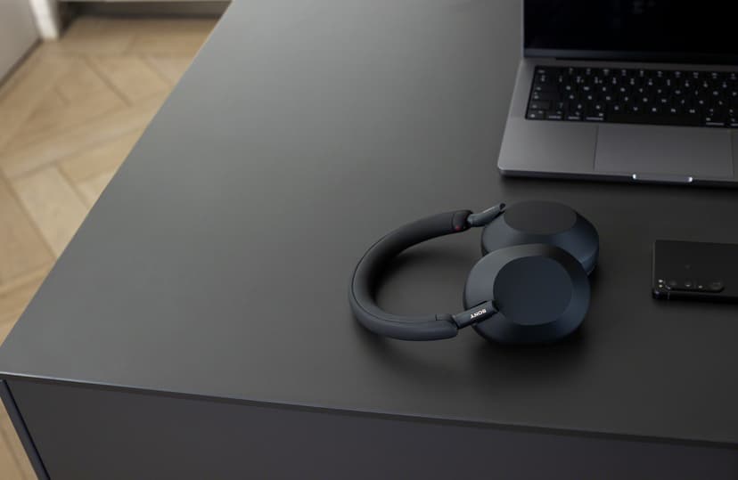 Sony WH-1000XM5 Musta