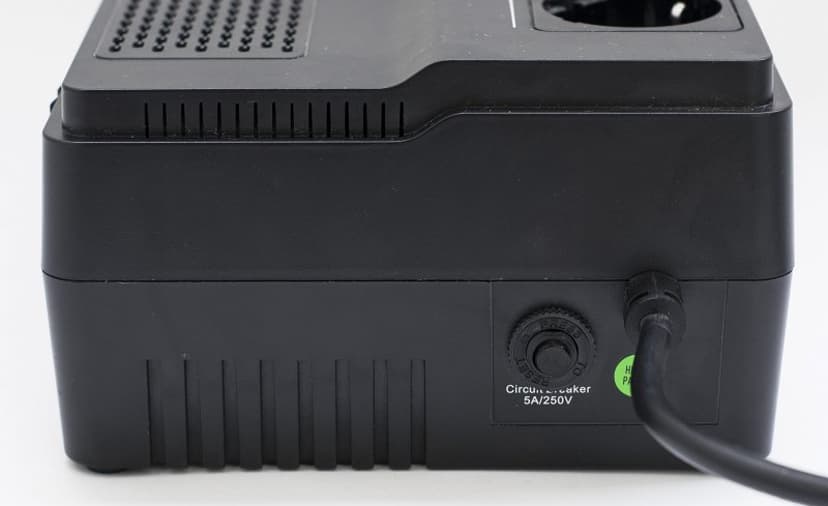 APC Easy-ups Bv1000i-gr 1000va 600w Schuko