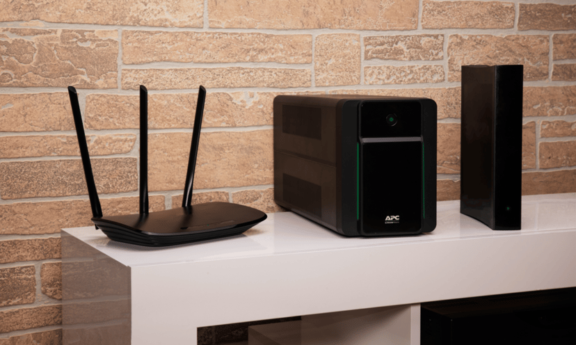 APC BX1200MI-GR strömskydd (UPS) Linjeinteraktiv 1,2 kVA 650 W 4 AC-utgångar