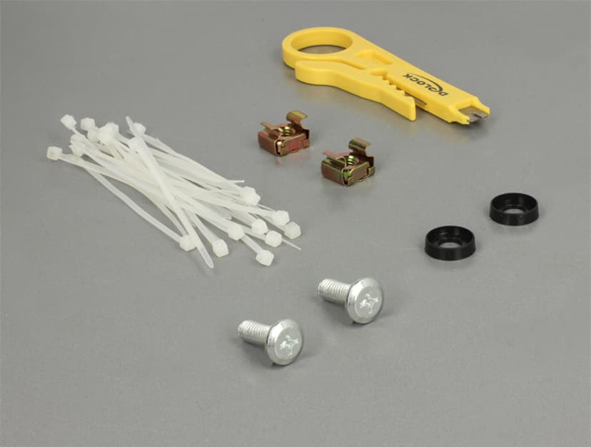 Delock Kytkentäpaneeli Musta 0.5U