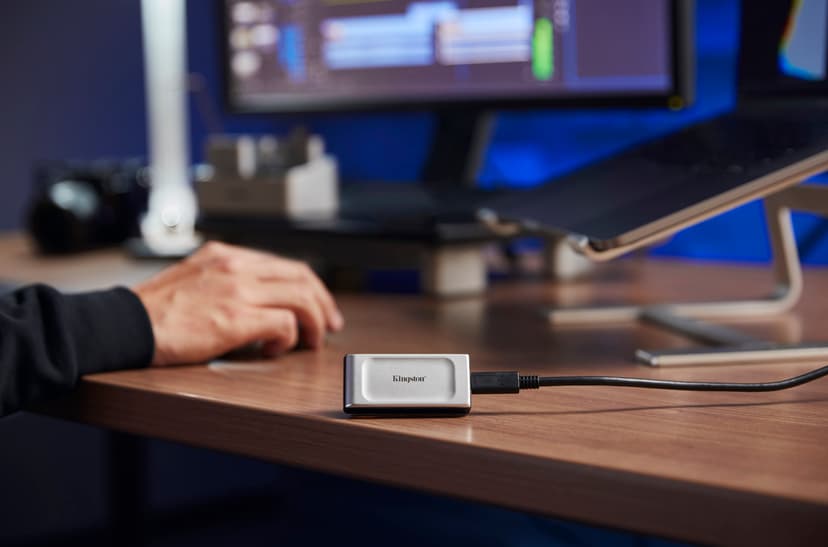 Kingston XS2000 Portable SSD 4TB USB Type-C Sort, Sølv
