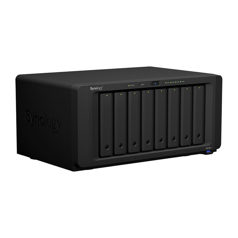 Synology DS1821+, jossa on 4 esiasennettua 8 TB asemaa (32 TB).