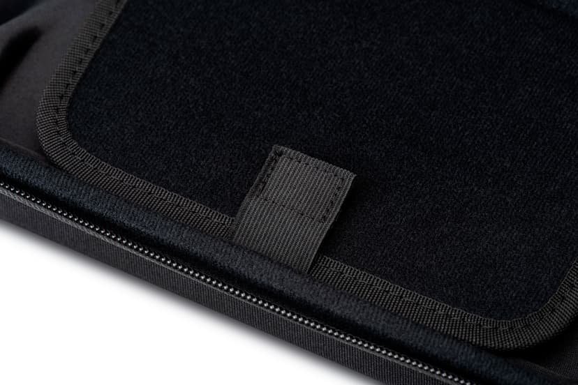 Nacon PSOFPORTPOUCH kannettavan pelikonsolin suojakotelo Matkakotelo Sony musta