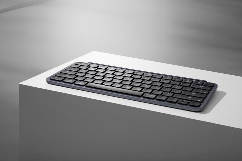 Keychron B1 Pro Ultra-Slim Wireless Tri-Mode Pohjoismainen