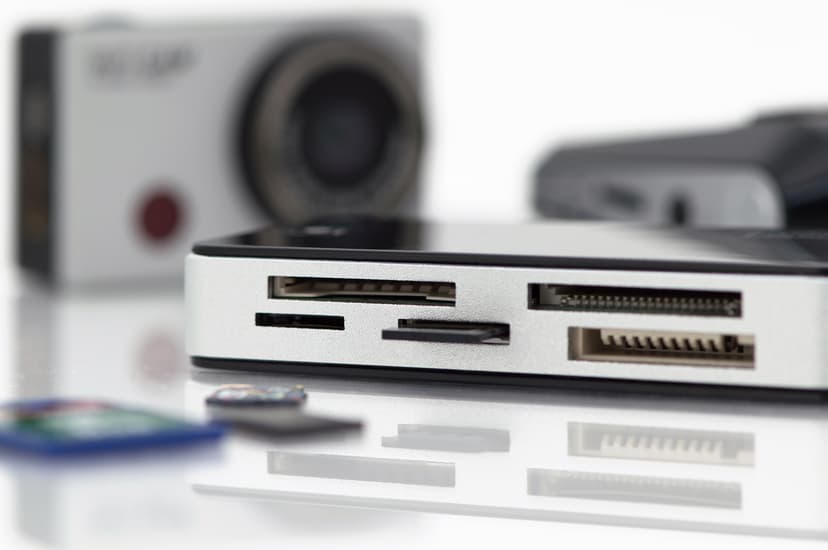 Digitus DA-70330-1 kortinlukija USB 3.2 Gen 1 (3.1 Gen 1) musta, Valkoinen