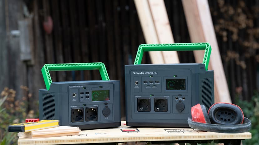 APC SE OffGrid Draagbare Power Station 330 - Li-Ion accu, LCD-scherm, 2x stopcontact, 3x USB-A, 1x USB-C, 1x 12V, draadloze oplader