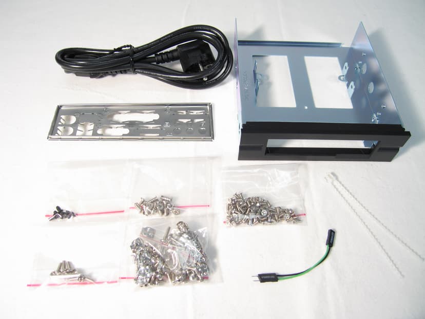 Chieftec IPC UNC-410F-B Mini Tower Svart