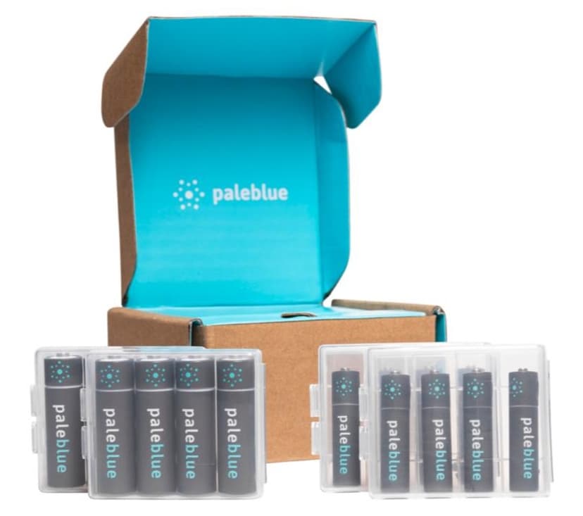 PALE BLUE Sustainability Kit 8xAA/8xAAA, inkl. 4x ladekabel
