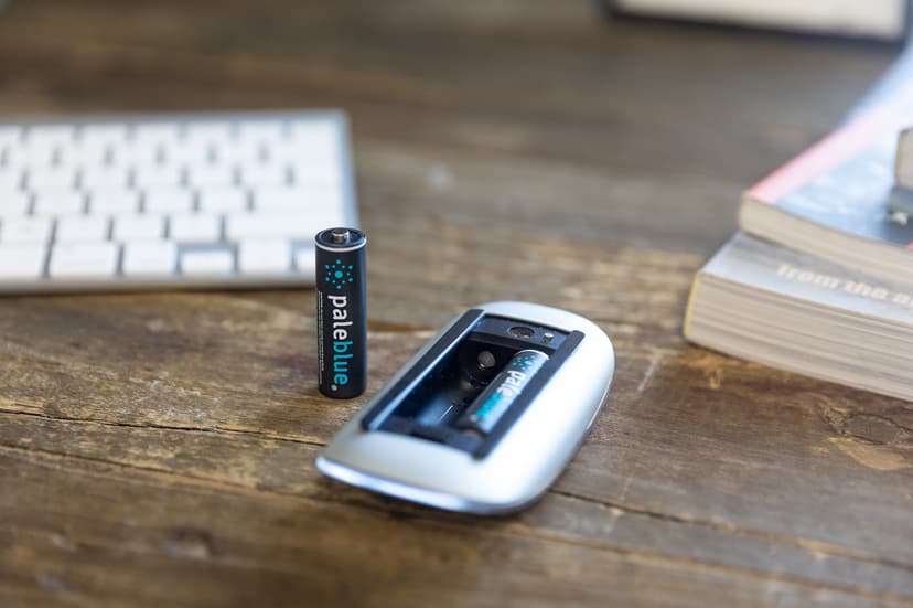 PALE BLUE Uppladdningsbart Batteri AAA 4-Pack USB-C