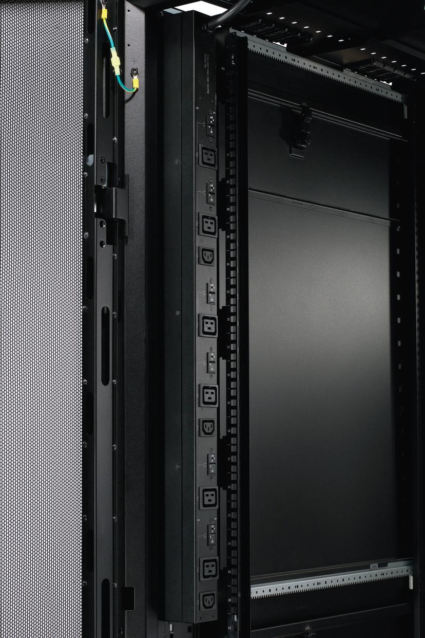 APC Rack PDU, Basic, ZeroU, 32A, 400V, (3x) C13 & (6x) C19, IEC 309 32A 3Fase stekker