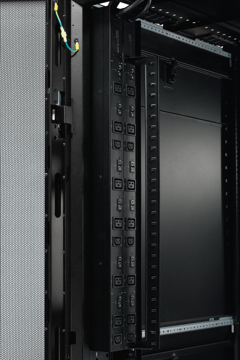 APC Rack PDU, Basic, ZeroU, 32A, 400V, (3x) C13 & (6x) C19, IEC 309 32A 3Fase stekker