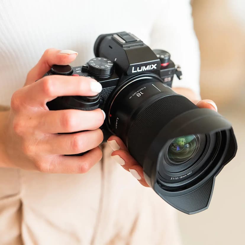 Panasonic Lumix S Lens 18mm F/1.8