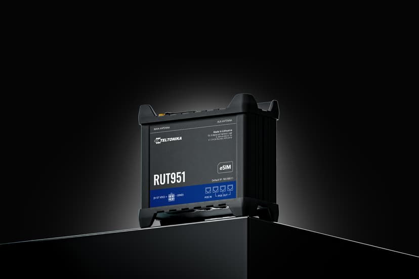 Teltonika RUT951 PoE+