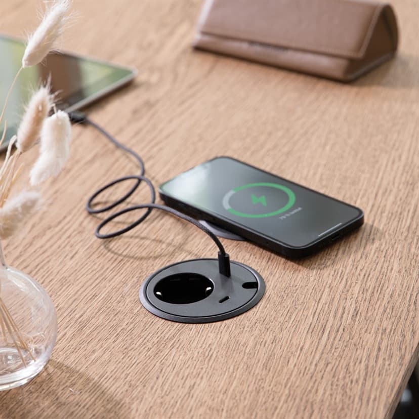 Forming Function Powerdot 17 1x Uttag Typ F / 2x USB-C - Svart