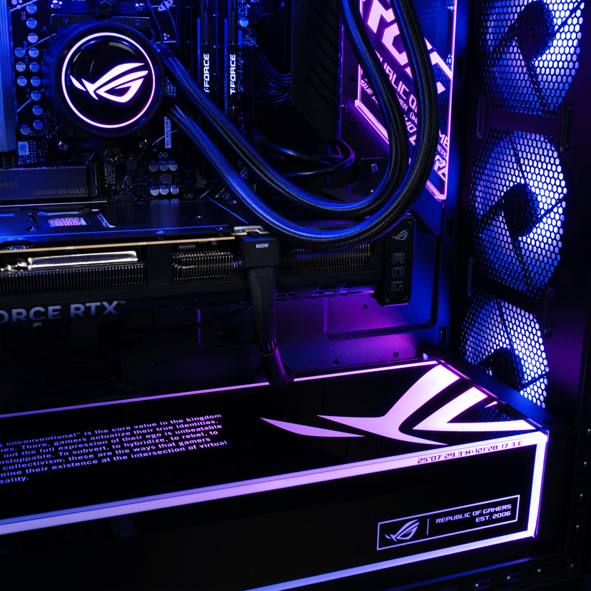 ASUS ROG G700 AMD Ryzen 7 32GB 1000GB RTX 5070TI