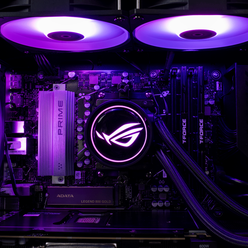 ASUS ROG G700 AMD Ryzen 7 32GB 1000GB RTX 5070TI