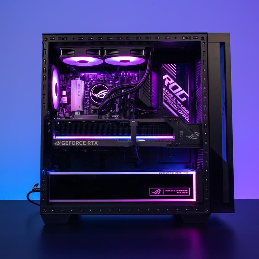 ASUS ROG G700 AMD Ryzen 7 32GB 2000GB RTX 5090